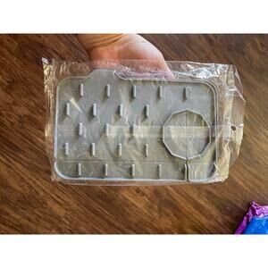 NWT Splash catcher draining for sink